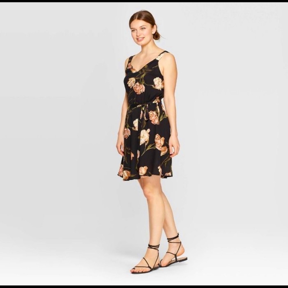 Black floral casual dress